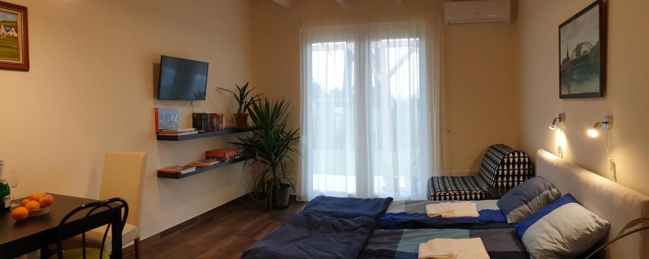 Búzavirág Apartmanház Balatonakali Exterior foto