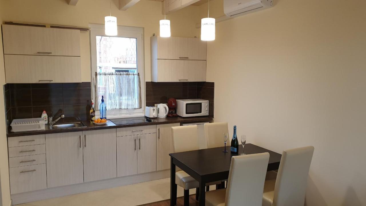 Búzavirág Apartmanház Balatonakali Exterior foto